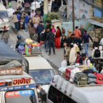 दसैँ मनाउन गाउँ फर्कनेको लर्को, ४ लाख ९६ हजारले छाडे उपत्यका